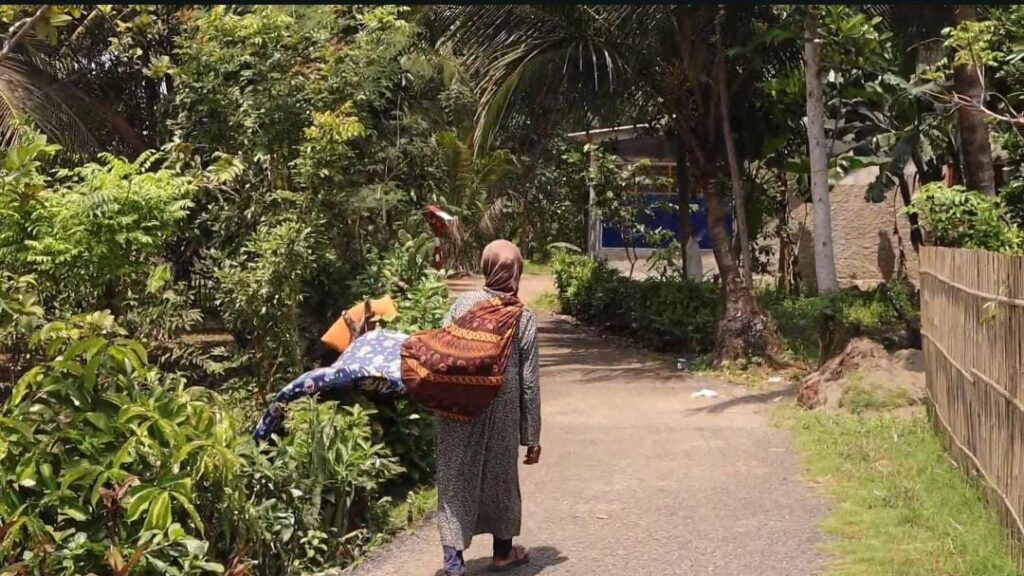 Program Pemberdayaan Ekonomi: Harapan Baru untuk Ibu Zaenab di Ciharashas, Sukabumi 