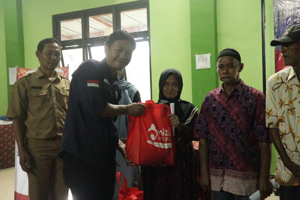 100 Paket Beras untuk Lansia di Magelang, Wujud Cinta dari Sahabat Dermawan