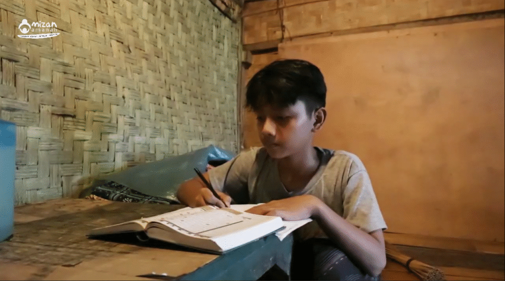 Revi, Anak Yatim dengan Cita-Cita Menjadi Ustadz: Menjadikan Ilmu sebagai Cahaya Kehidupan